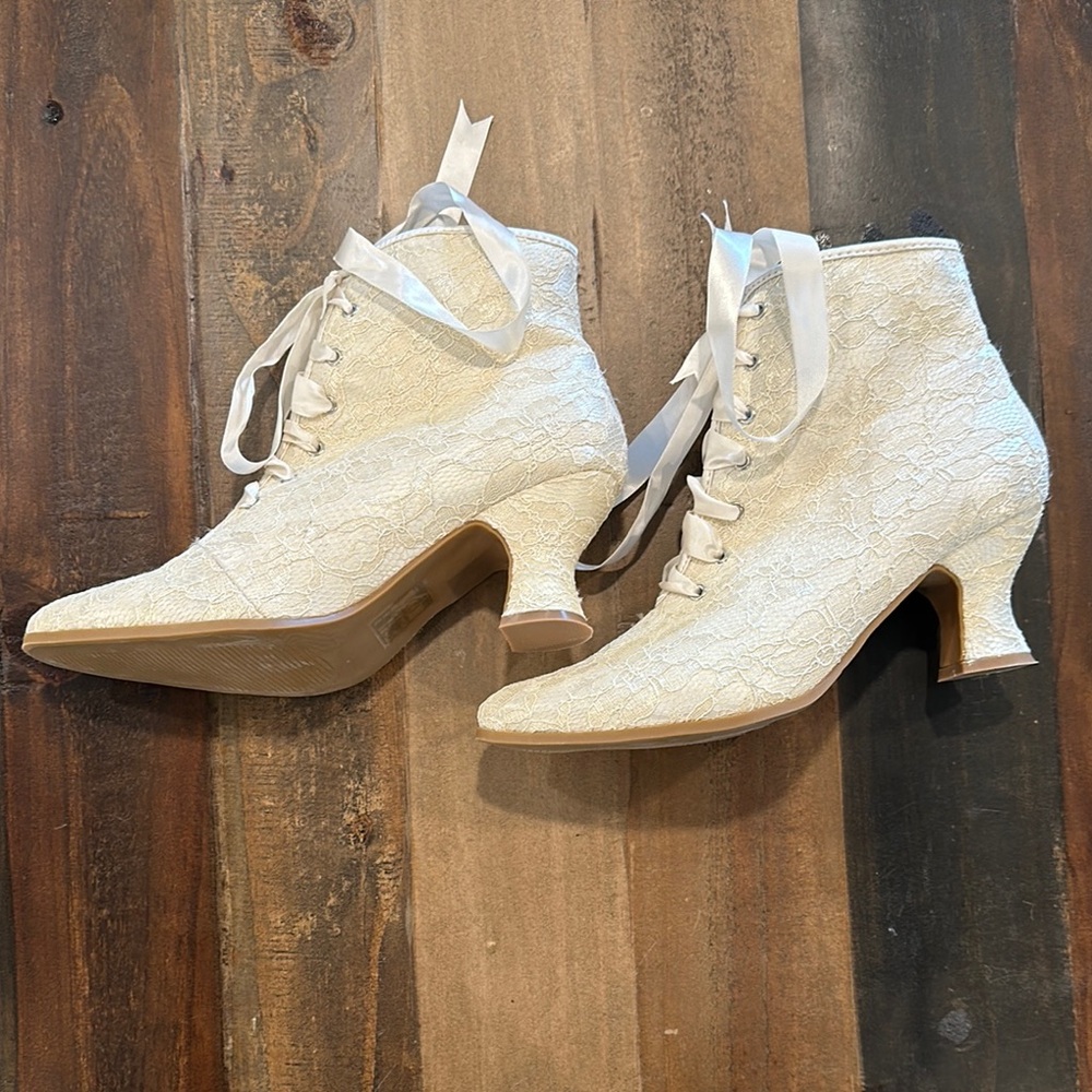 Elegant Lace-Up Cream Ankle Boots
